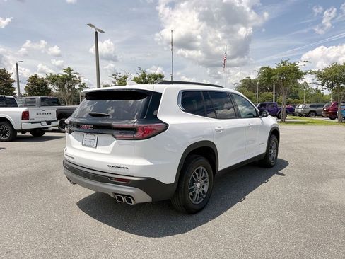 Used 2025 GMC Acadia Elevation AWD/4WD image 3