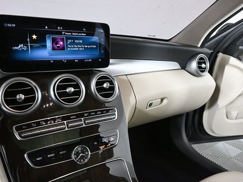 Used 2019 Mercedes-Benz C 300 Sedan image 14