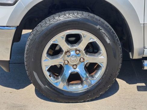 Used 2014 RAM 1500 Laramie RWD image 10