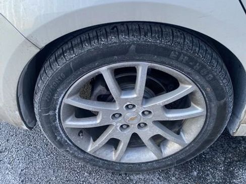 Used 2010 Chevrolet Malibu LTZ image 4