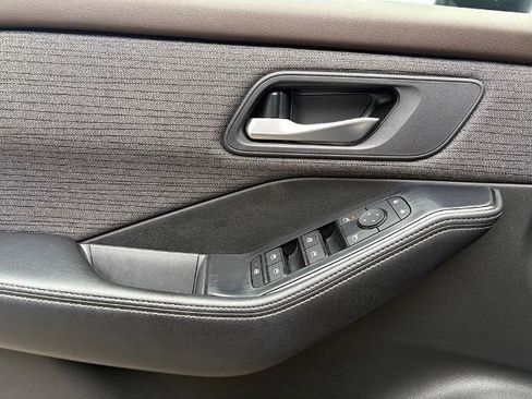 Certified 2023 Nissan Rogue SV image 14