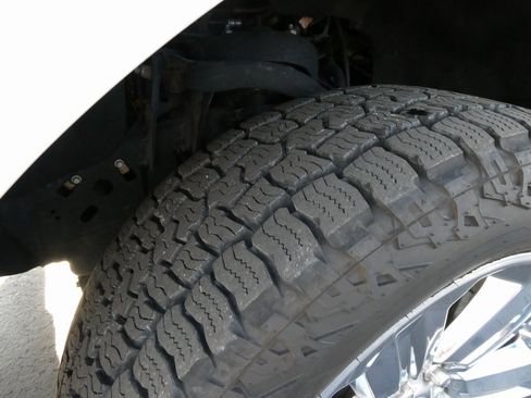 Used 2020 Ford F150 Lariat image 15