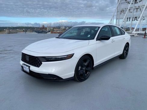 Used 2025 Honda Accord Sport image 4