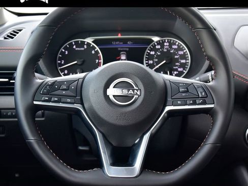 Used 2025 Nissan Sentra SR image 15