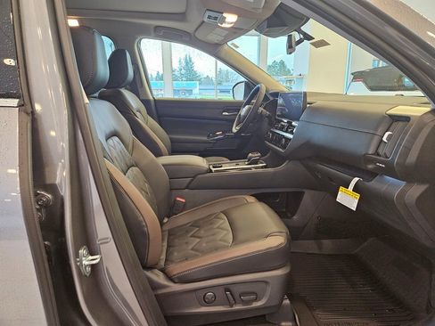 New 2026 Nissan Pathfinder Platinum w/ Cargo Package image 25