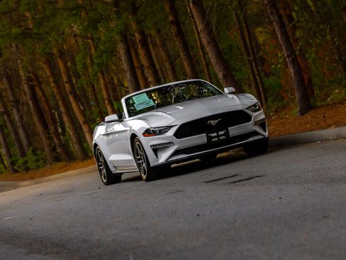 Used 2022 Ford Mustang Premium image 45