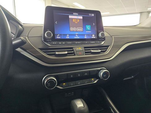Used 2023 Nissan Altima 2.5 SV FWD image 28