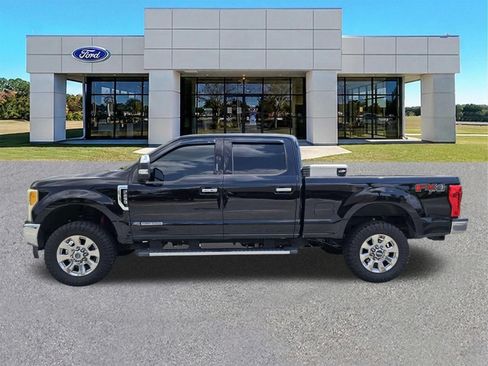 Used 2017 Ford F250 Lariat w/ Lariat Ultimate Package AWD/4WD image 7
