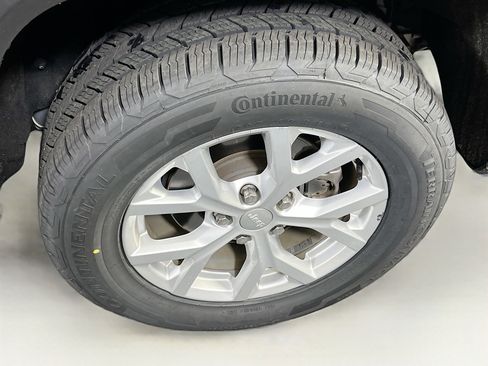 Used 2023 Jeep Grand Cherokee Limited image 26