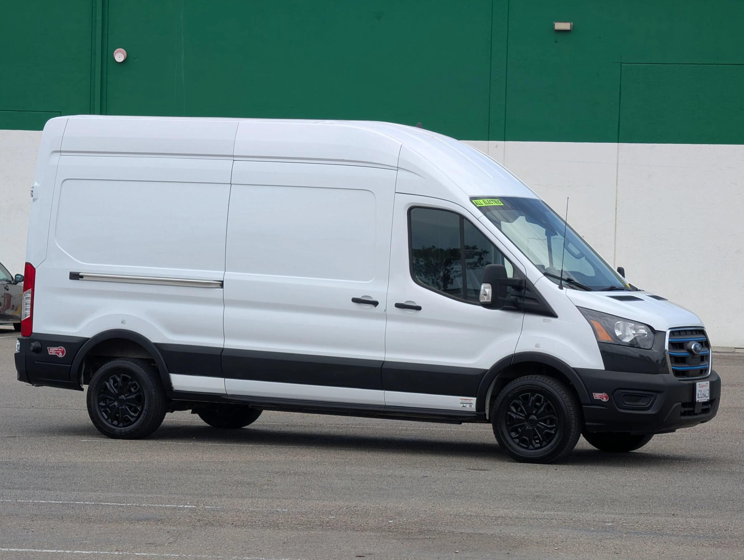 Used 2022 Ford E-Transit 148 High Roof w/ Load Area Protection Package RWD image 1