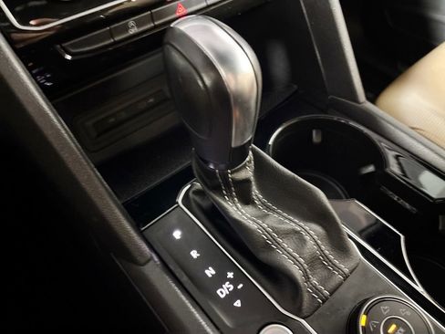 Used 2022 Volkswagen Atlas Cross Sport SEL Premium R-Line image 18