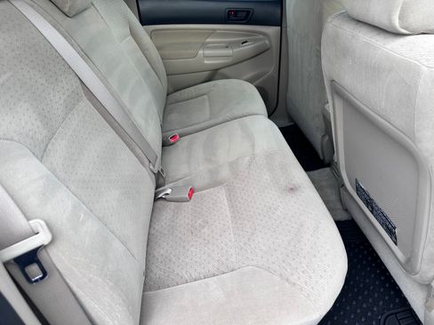 Used 2005 Toyota Tacoma 4x4 Double Cab w/ SR5 Pkg #8 image 8