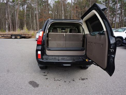 Used 2011 Lexus GX 460 image 19