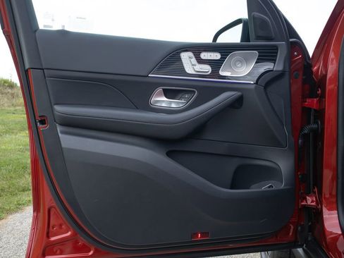 New 2025 Mercedes-Benz GLS 450 4MATIC image 10