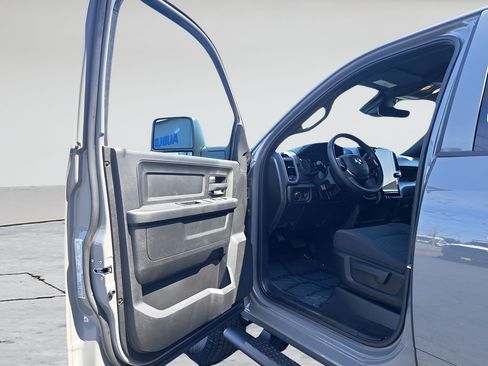 New 2026 RAM 2500 Tradesman AWD/4WD image 9