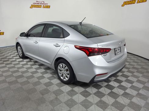Used 2018 Hyundai Accent SE FWD image 3