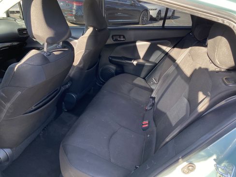 Used 2021 Toyota Prius LE image 13