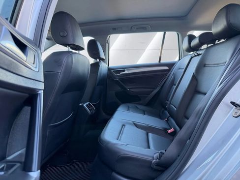 Used 2017 Volkswagen Golf SE FWD image 11