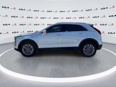 Used 2024 Cadillac XT4 Premium Luxury w/ Technology Package FWD image 5