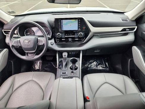 Used 2022 Toyota Highlander XLE image 31