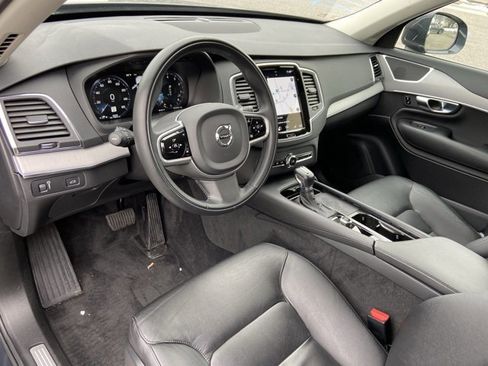 Used 2022 Volvo XC90 T5 Momentum w/ Climate Package image 22