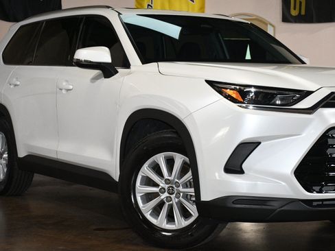 Used 2024 Toyota Grand Highlander FWD image 53