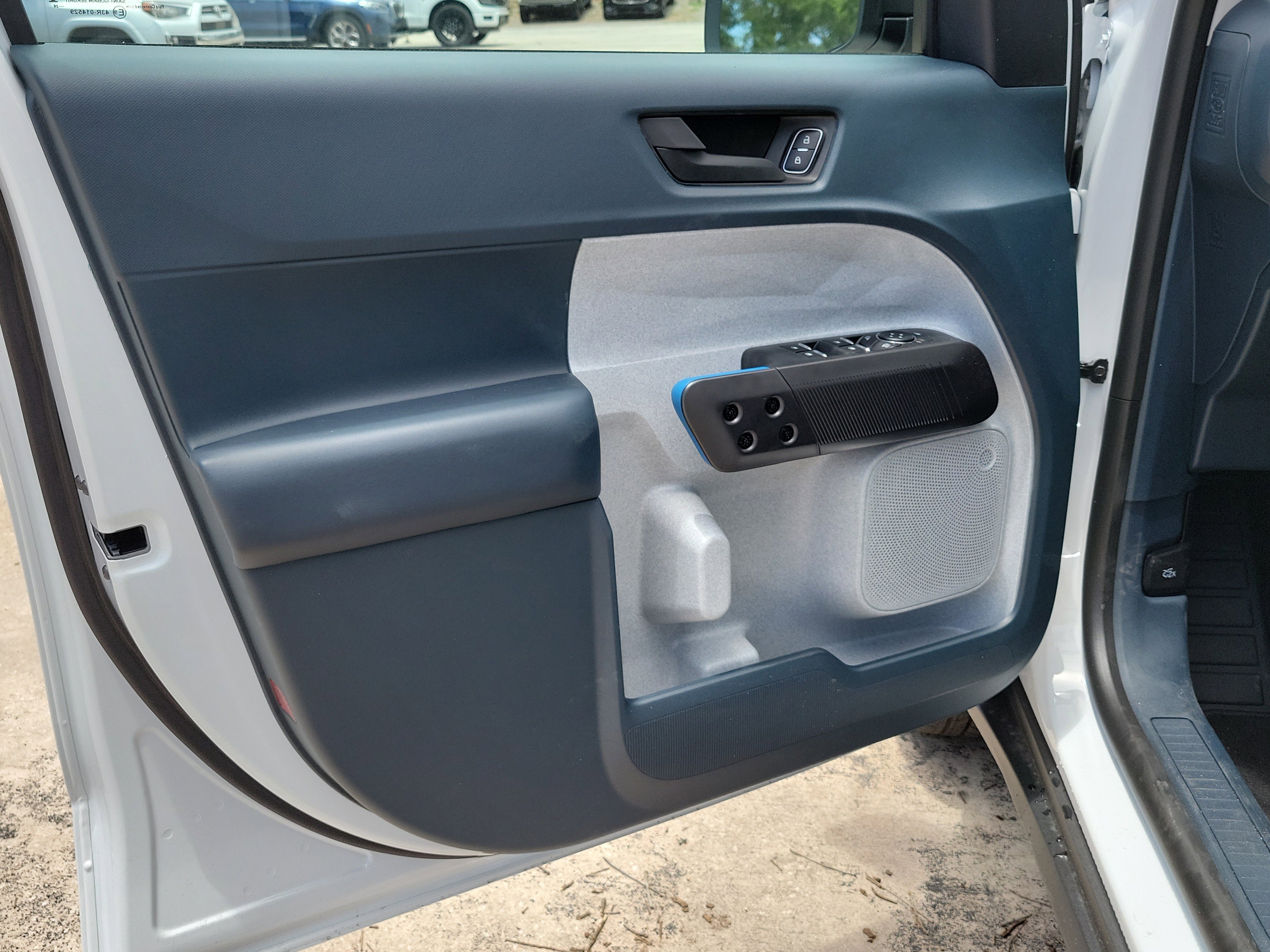 New 2026 Ford Maverick XLT w/ XLT Luxury Package FWD image 16