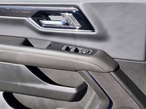 New 2026 GMC Yukon Elevation AWD/4WD image 6