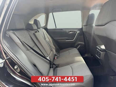 Used 2025 Toyota RAV4 XLE FWD image 25