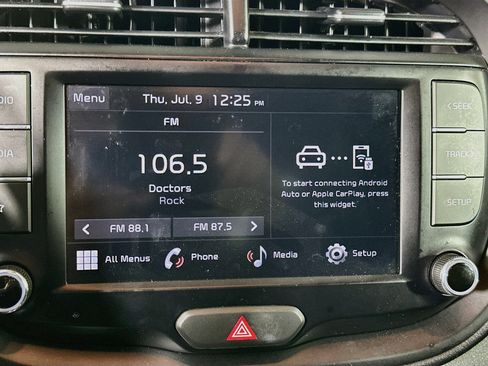 Used 2024 Kia Soul LX w/ Option Group 015 FWD image 21