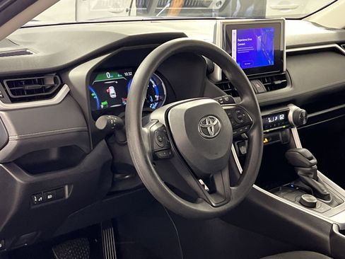 Used 2025 Toyota RAV4 LE image 16