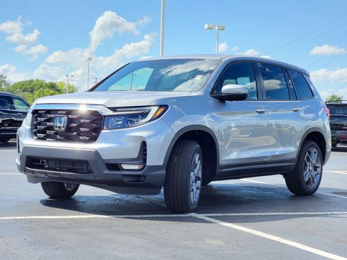 Used 2023 Honda Passport EX-L image 3