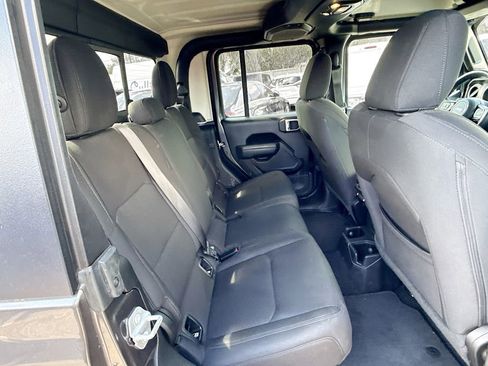 Used 2022 Jeep Gladiator Sport image 31
