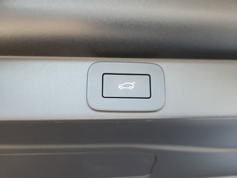 New 2026 Land Rover Range Rover SV image 14