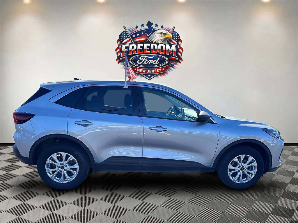 Certified 2023 Ford Escape Active AWD/4WD image 4