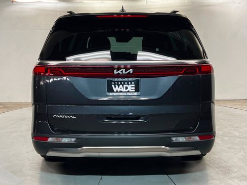 Used 2024 Kia Carnival SX Prestige FWD image 5