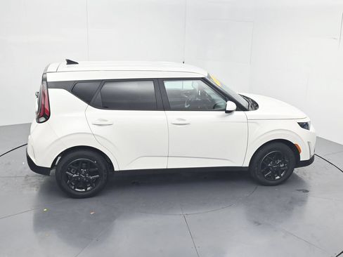 Certified 2025 Kia Soul LX w/ LX Technology Package FWD image 45