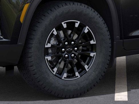 New 2026 Chevrolet Traverse Z71 w/ Driver Confidence Package image 9