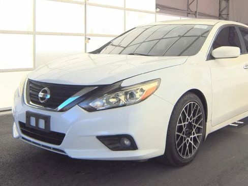 Used 2017 Nissan Altima 2.5 SR image 1