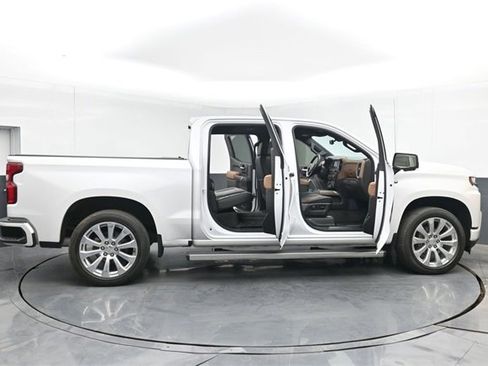 Used 2021 Chevrolet Silverado 1500 High Country w/ Technology Package image 55