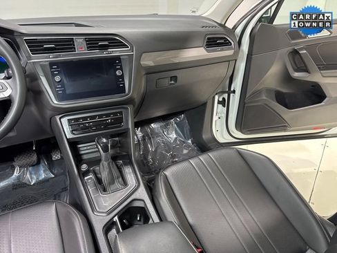 Used 2022 Volkswagen Tiguan SE image 21
