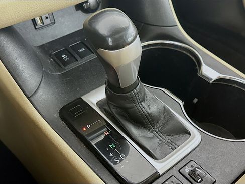 Used 2015 Toyota Highlander XLE image 25