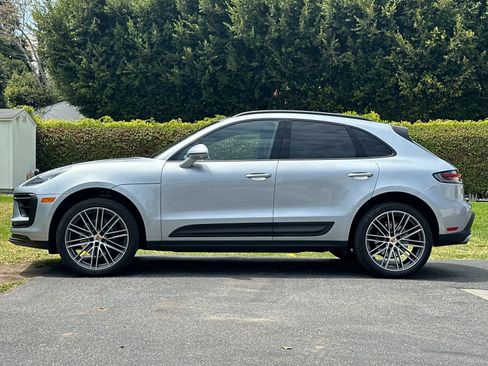 Used 2026 Porsche Macan AWD/4WD image 2