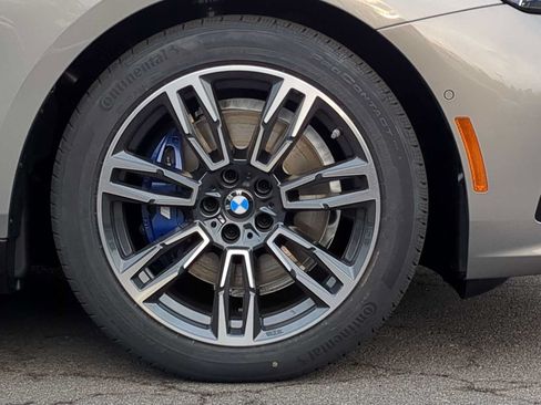 Used 2026 BMW 530i xDrive w/ M Sport Package AWD/4WD image 14