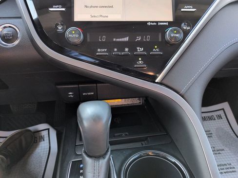 Used 2018 Toyota Camry SE w/ Audio Package FWD image 18