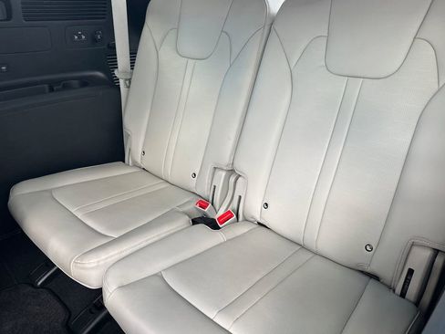 Used 2025 Kia Sorento EX image 18