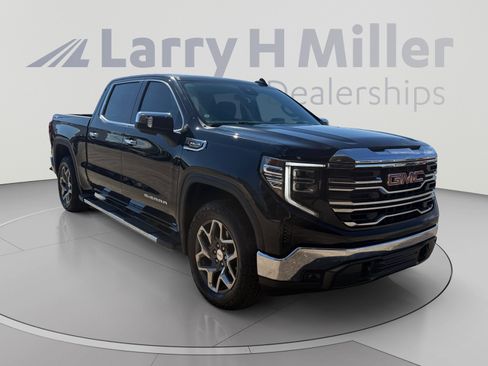 Used 2023 GMC Sierra 1500 SLT w/ SLT Premium Package AWD/4WD image 7