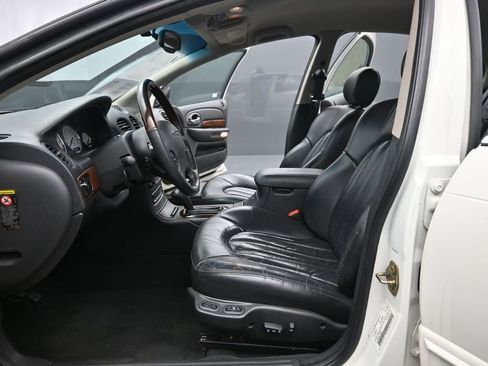 Used 2001 Chrysler LHS image 10