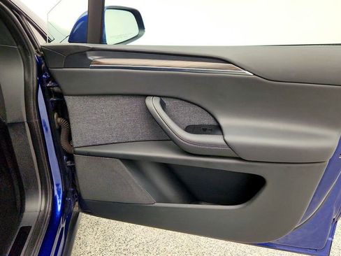 Used 2023 Tesla Model X image 29