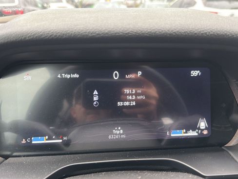 Used 2024 Jeep Grand Cherokee Altitude image 12